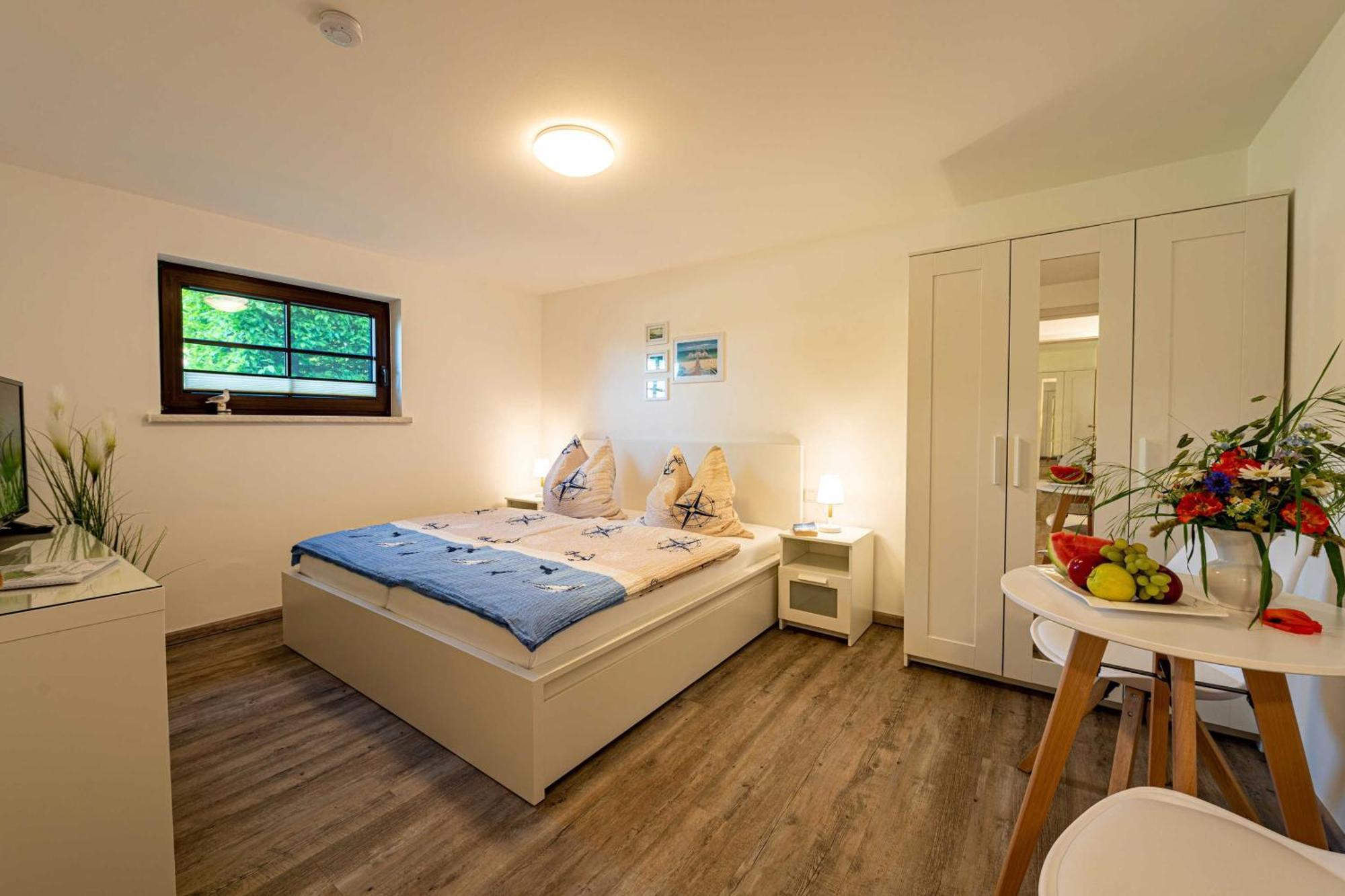 Selliner Ferienappartements Mit Balkon Und Seeblick Екстериор снимка